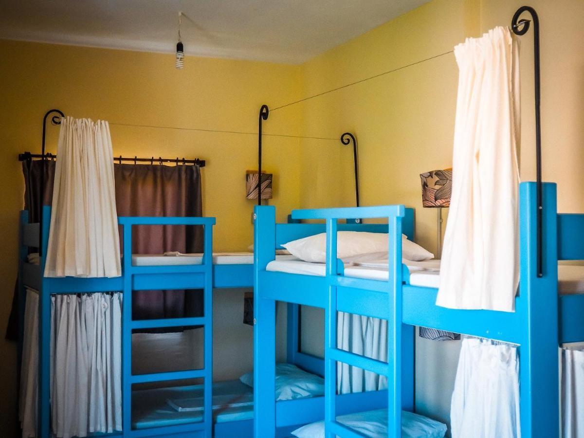 Sun Bakers Hostel Химара Экстерьер фото