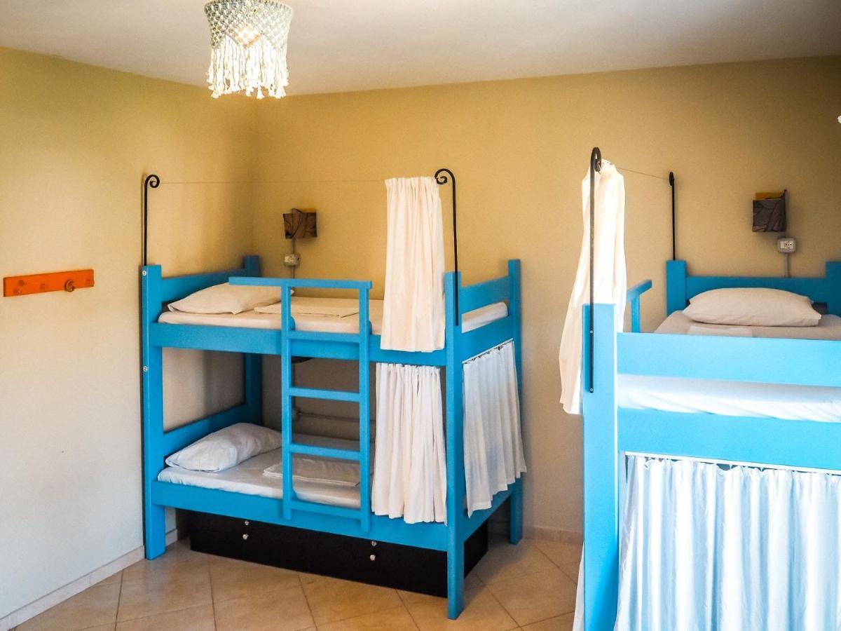 Sun Bakers Hostel Химара Экстерьер фото